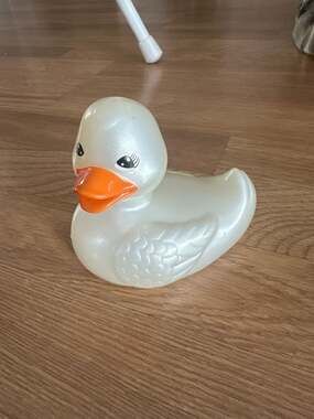 Bath & Body Works White Pearlescent Glitter Rubber Duck Bath Toy